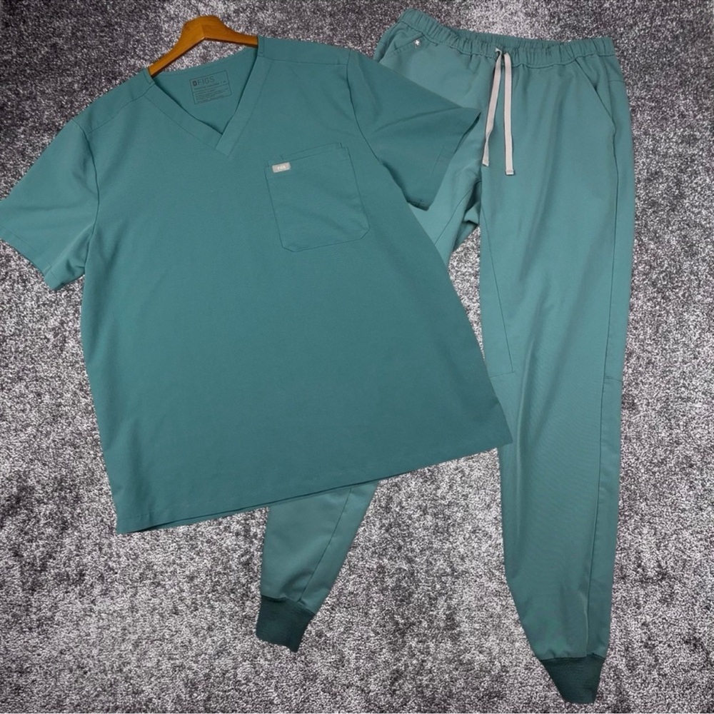 Teal Figs Scrub Set